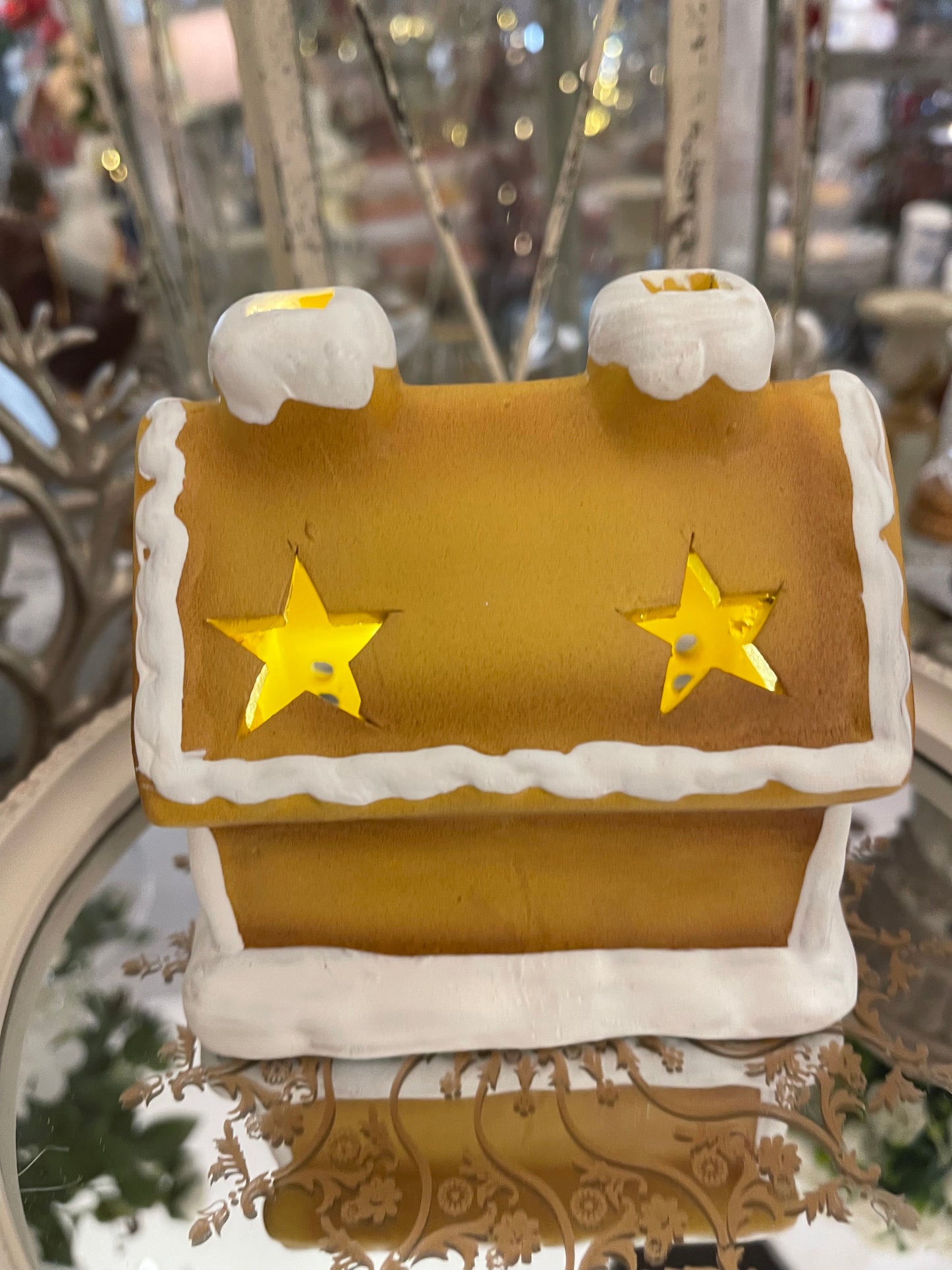 Maison lumineuse en pain d’épices étoilée