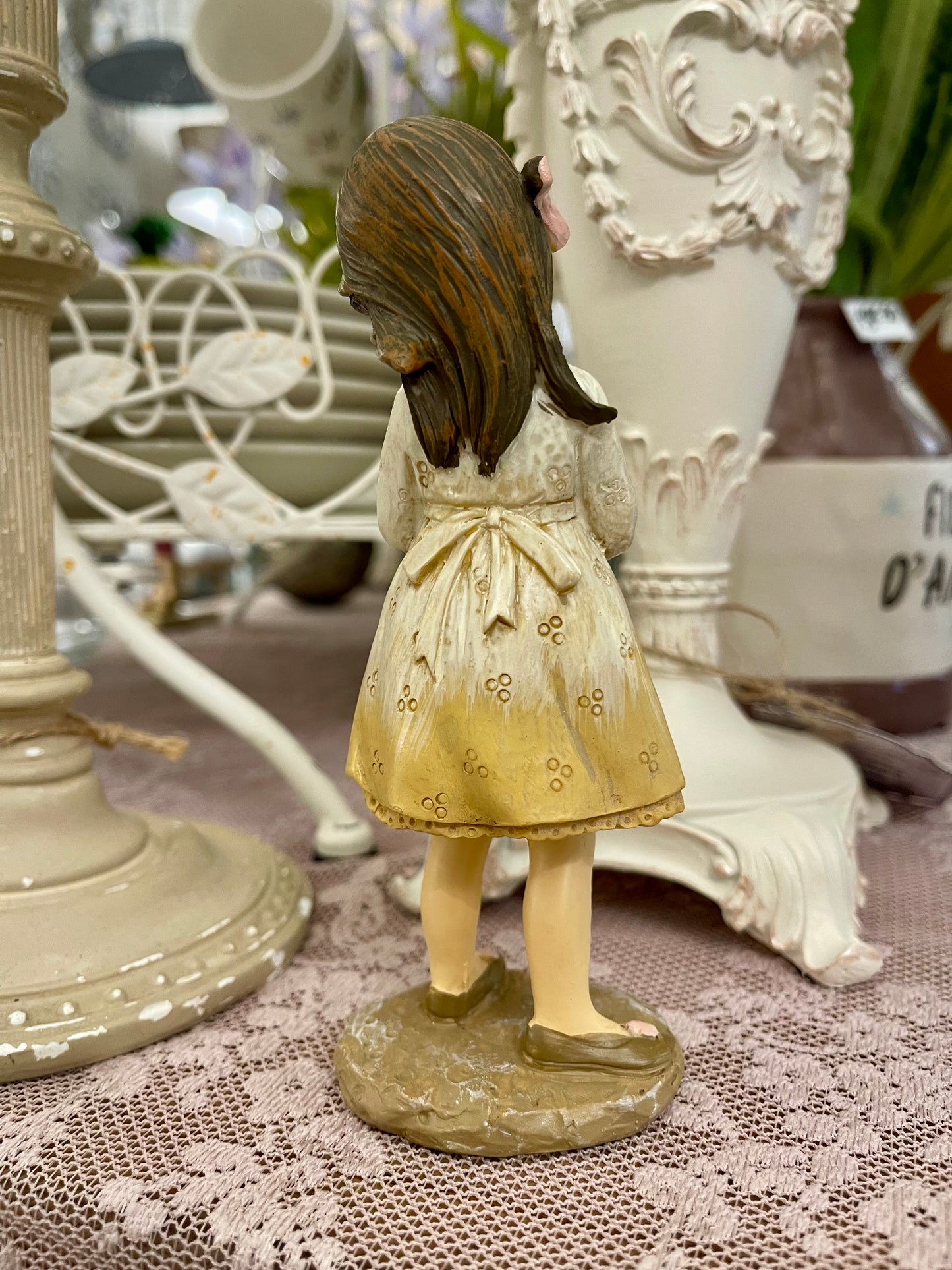 Petite fille au lapin