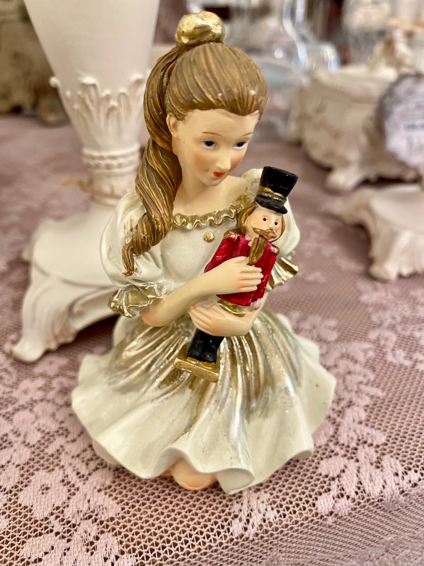 Danseuse avec casse noisette