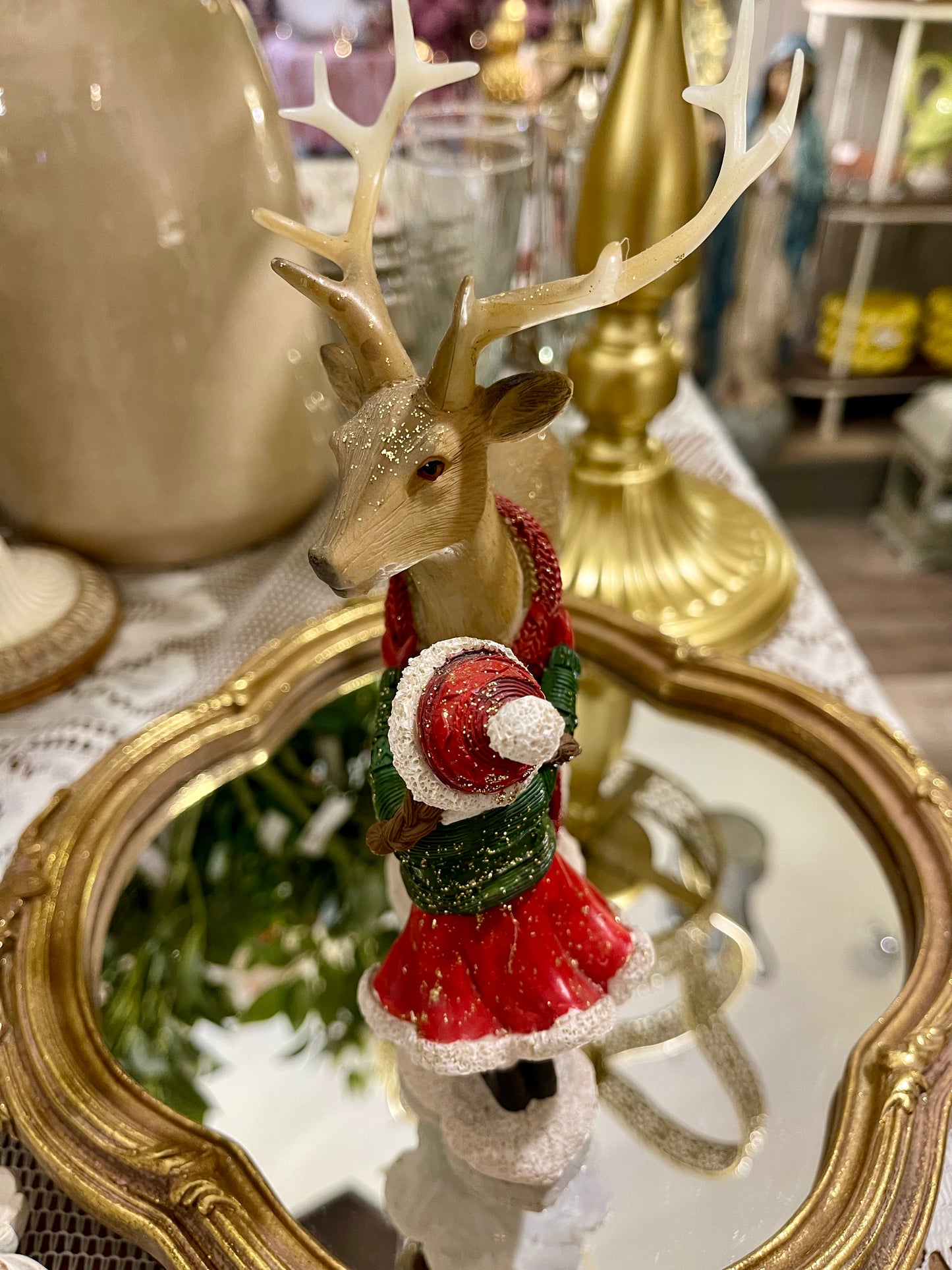 Petite Fille et Son Cerf