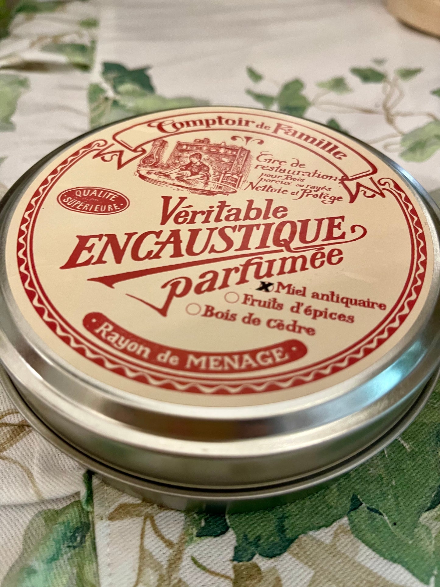 Véritable encaustique parfumé