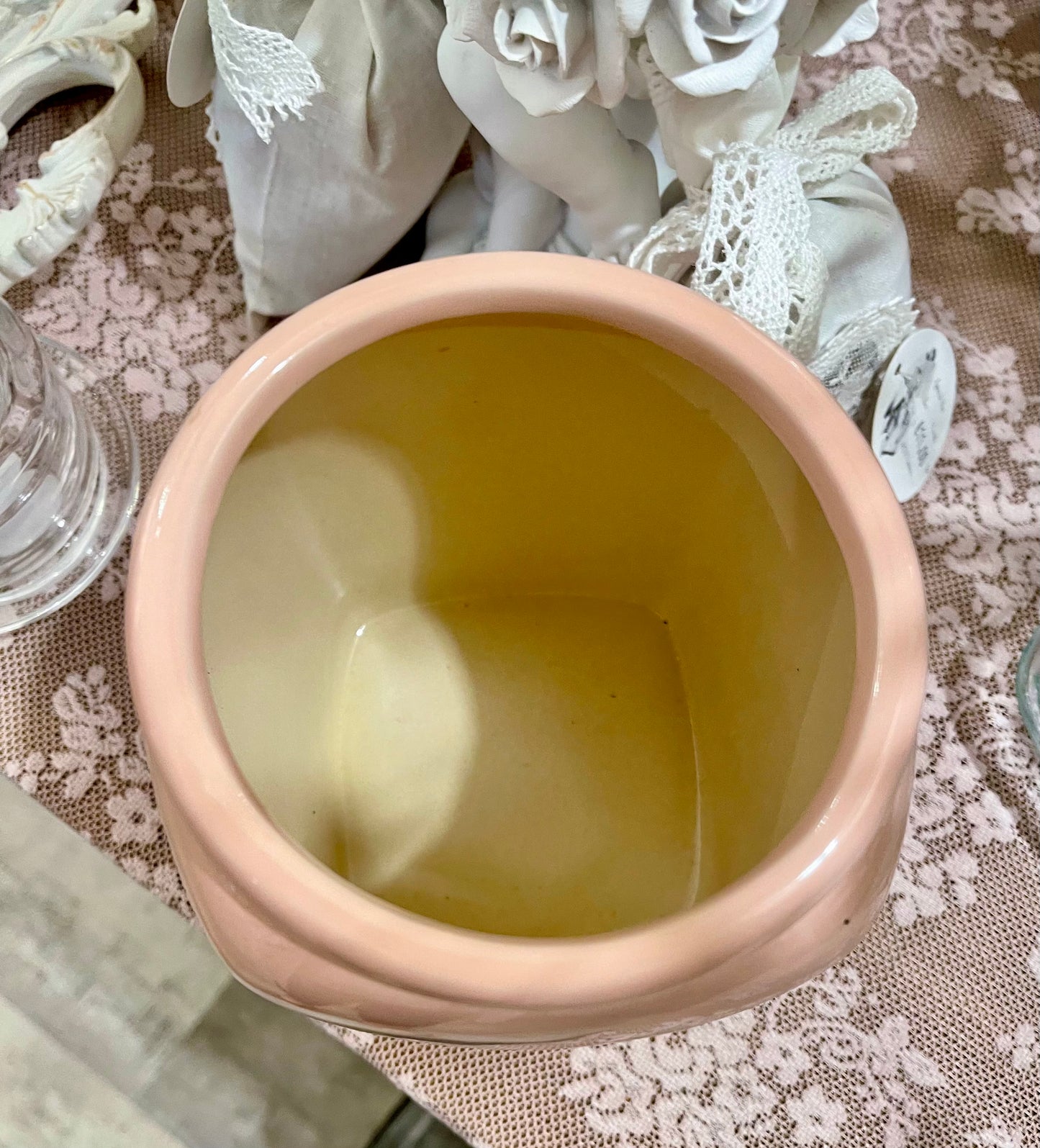 Cache pot cœur de roses