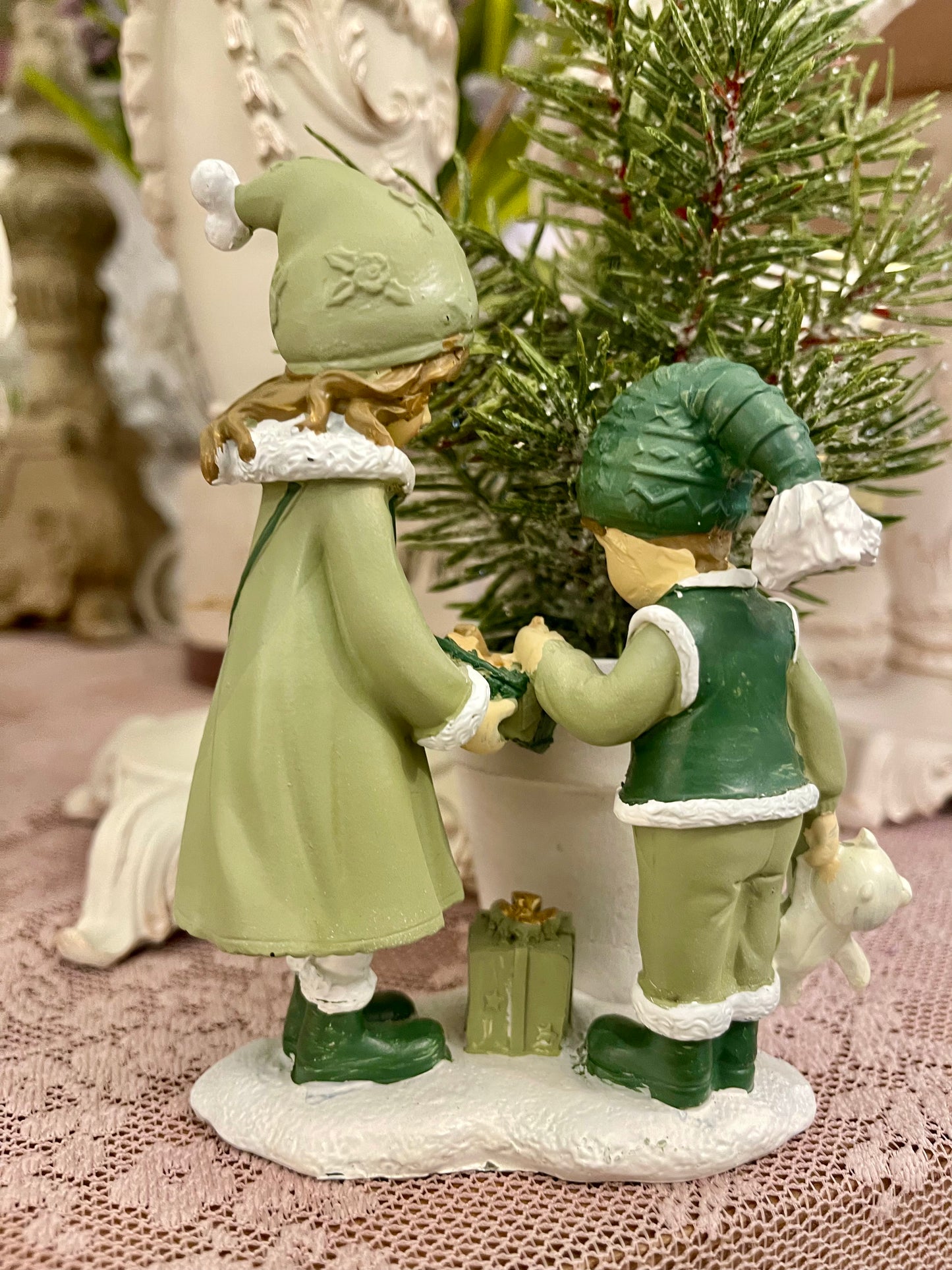 Couple d’enfants victoriens