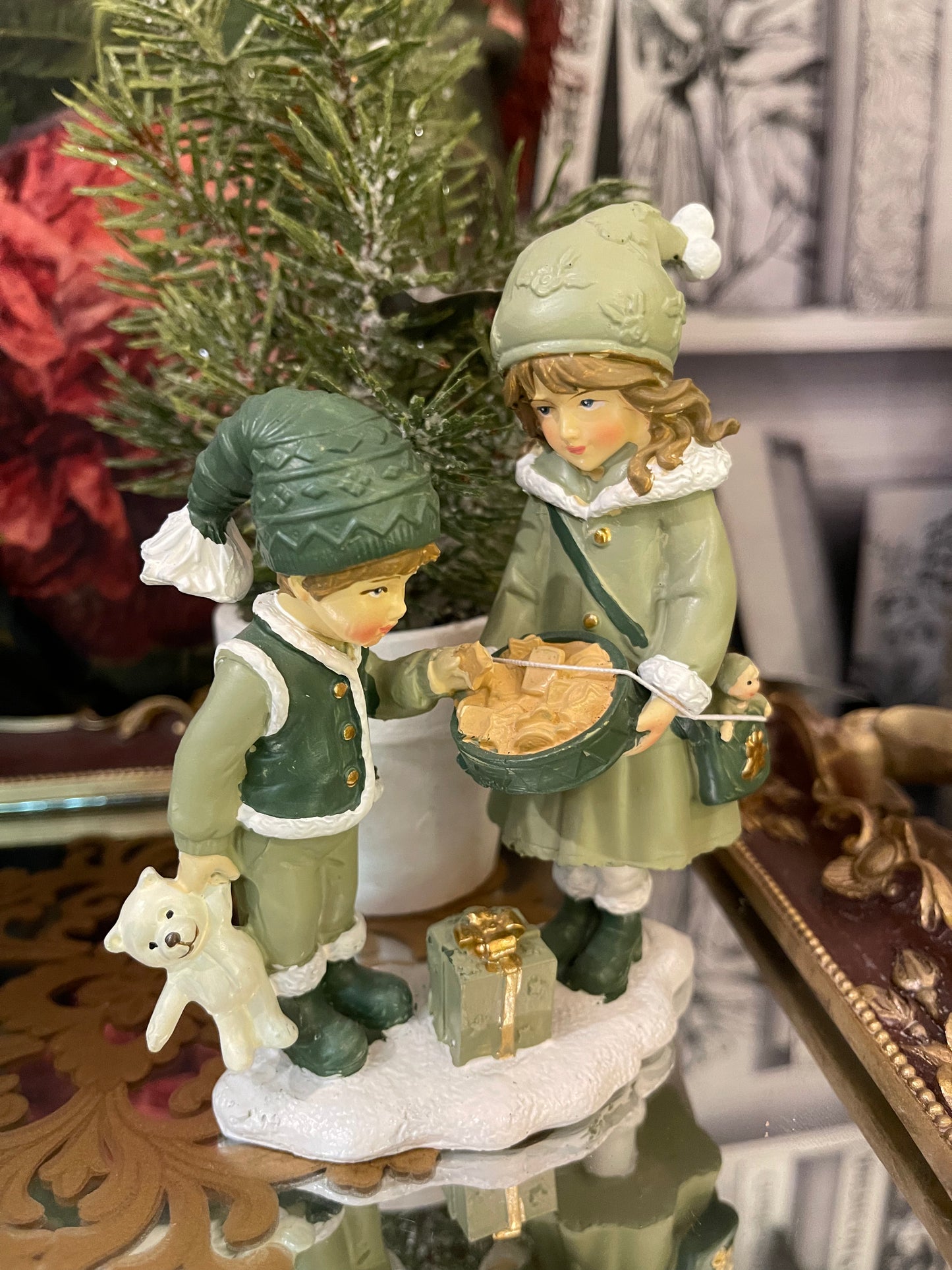 Couple d’enfants victoriens
