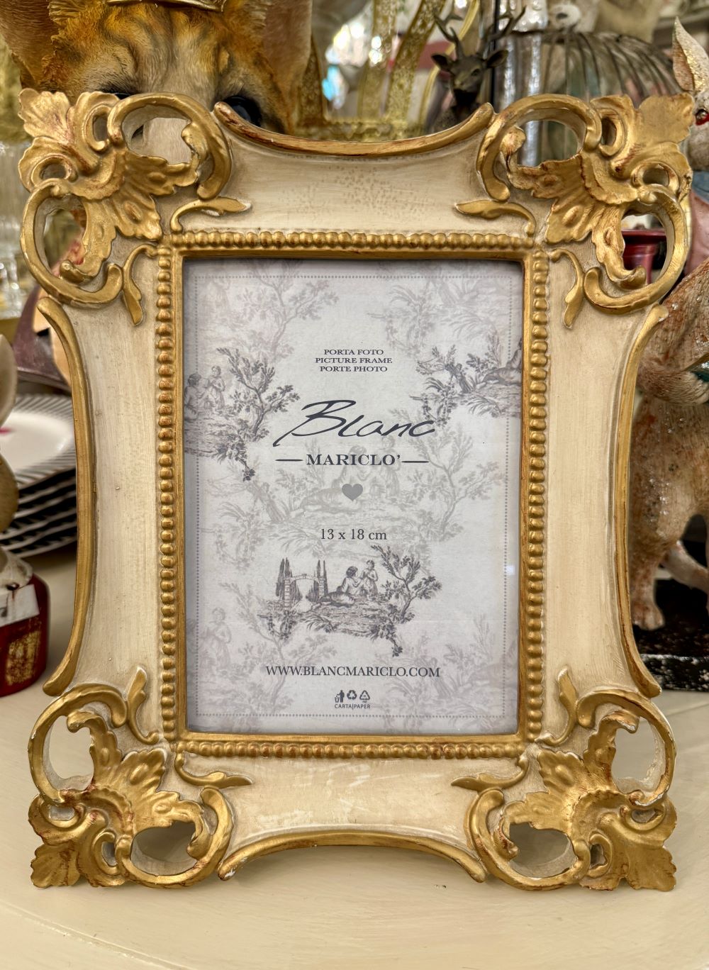 Cadre photo baroque en ivoire et doré de la marque Blanc Mariclo, format 13x18 cm, style romantique et shabby chic, ambiance élégante et vintage