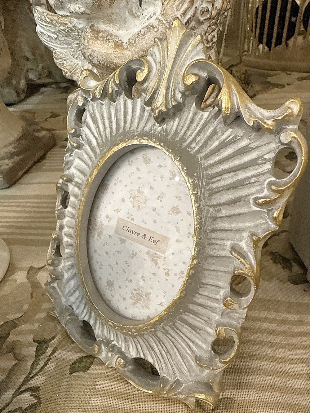 Cadre photo romantique en bois sculpté gris et doré, style baroque patiné pour décoration shabby chic et poétique