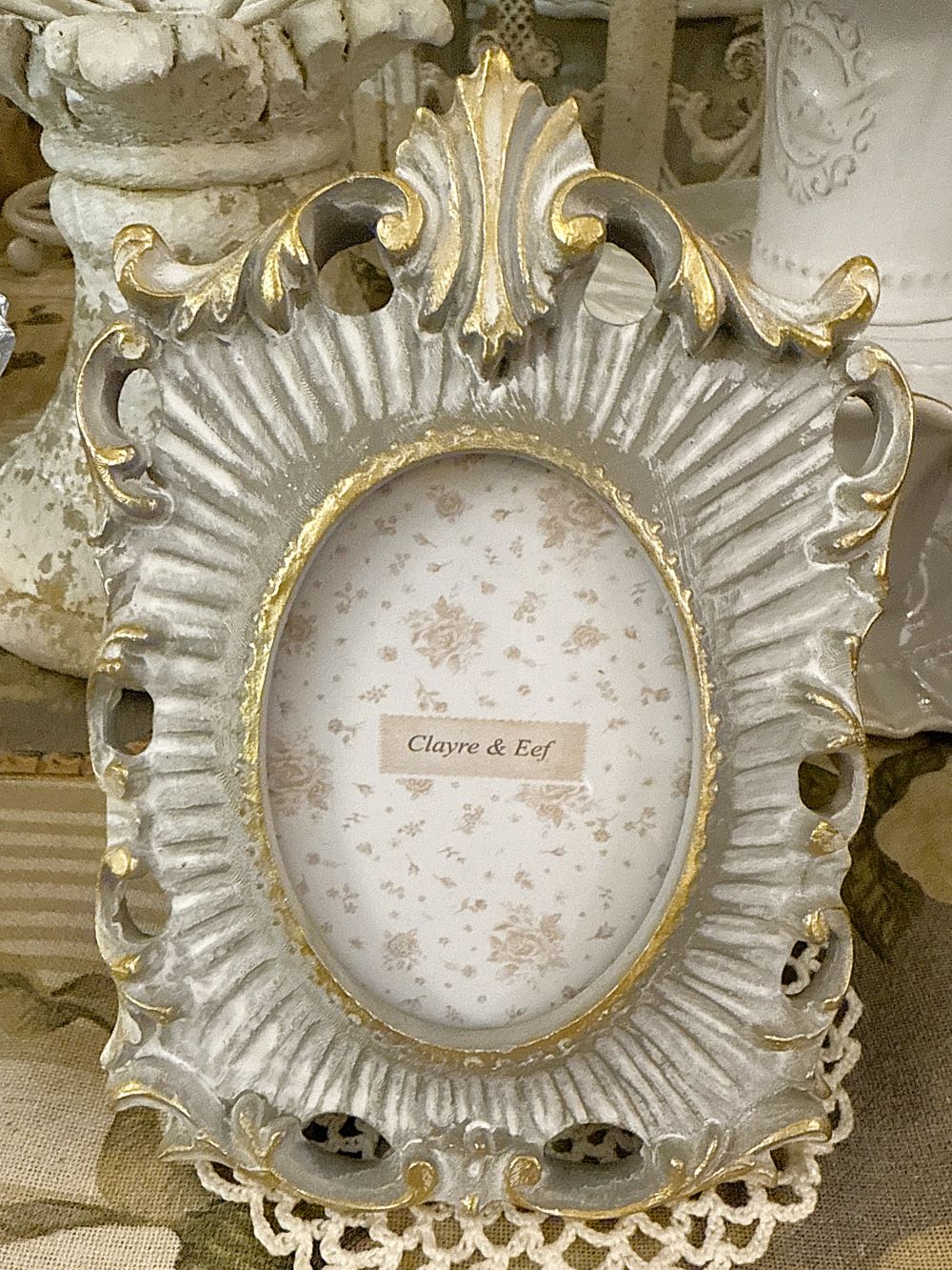 Cadre photo romantique en bois sculpté gris et doré, style baroque patiné pour décoration shabby chic et poétique
