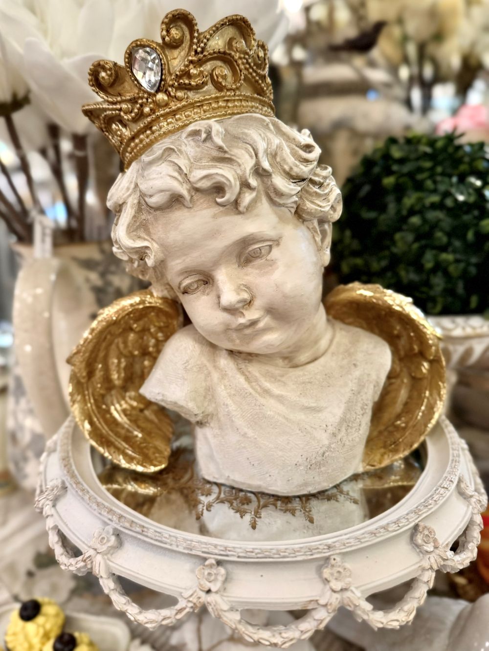 Figurine décorative Prince Séraphin, ange de 22 cm avec ailes dorées et couronne baroque, style shabby chic romantique et poétique