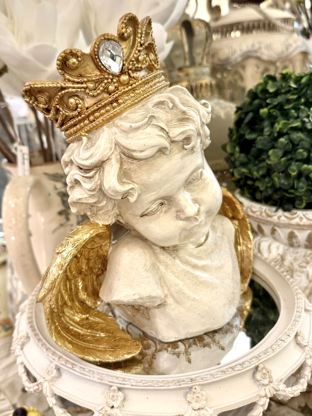 Figurine décorative Prince Séraphin, ange de 22 cm avec ailes dorées et couronne baroque, style shabby chic romantique et poétique