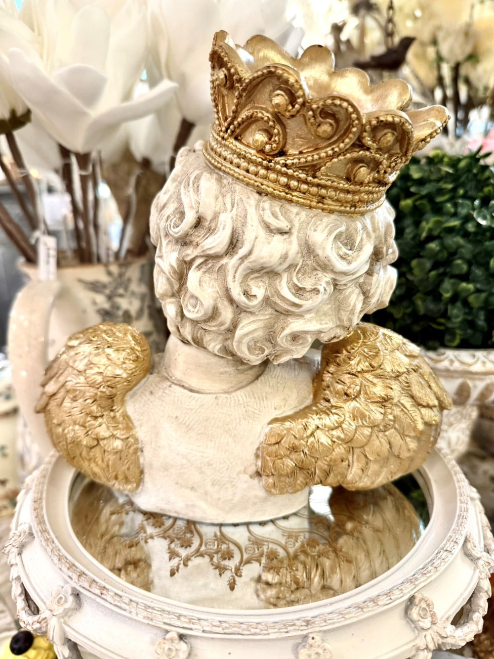 Figurine décorative Prince Séraphin, ange de 22 cm avec ailes dorées et couronne baroque, style shabby chic romantique et poétique