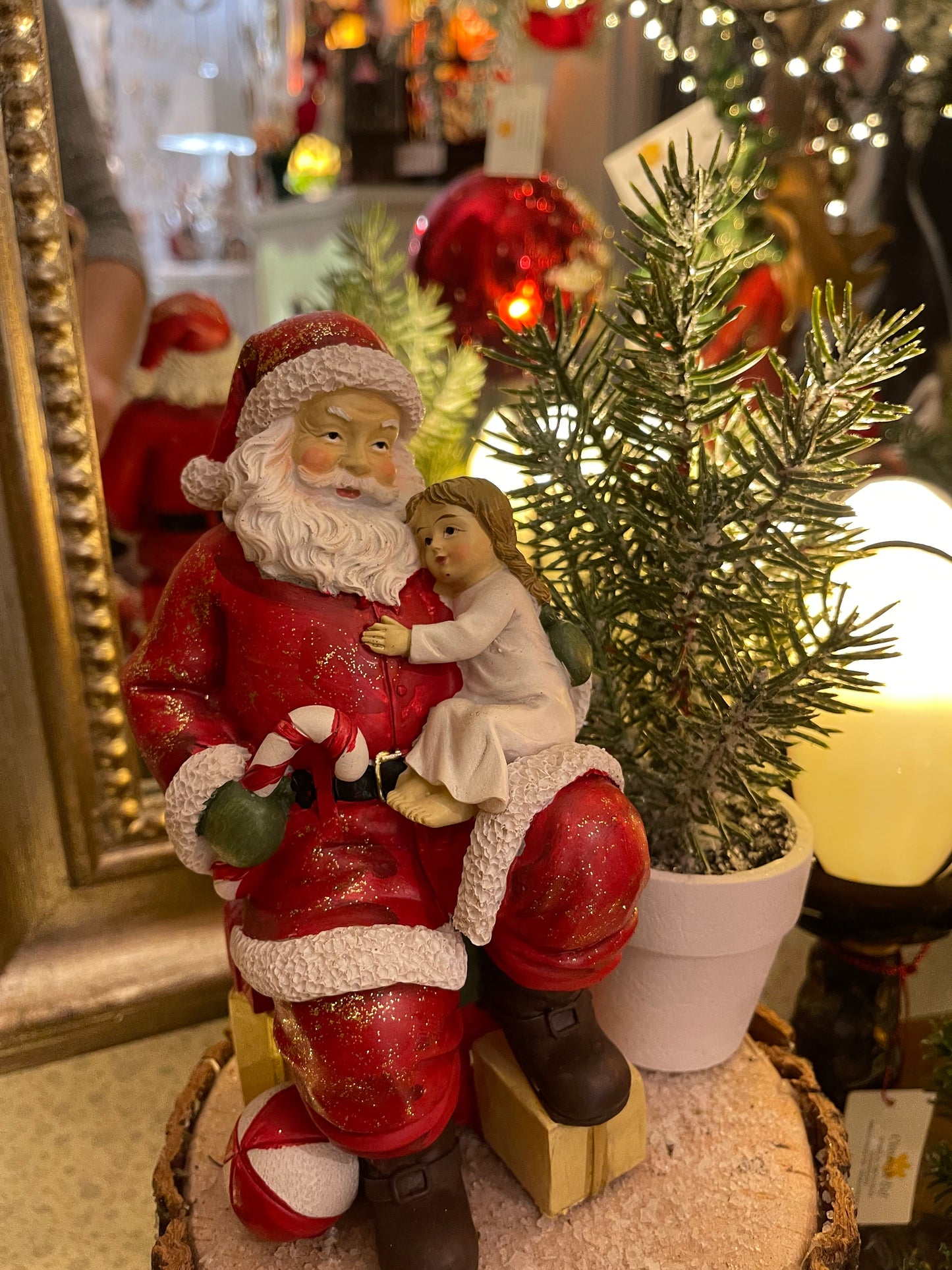 Père Noël et petite fille