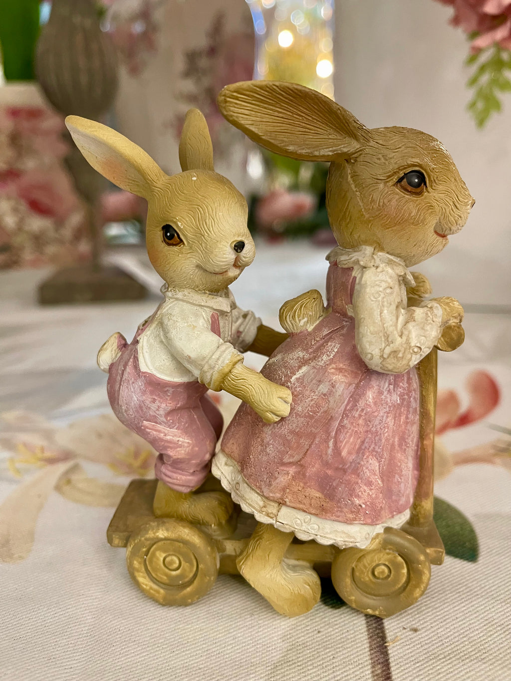 Duo de Lapins Trottinette