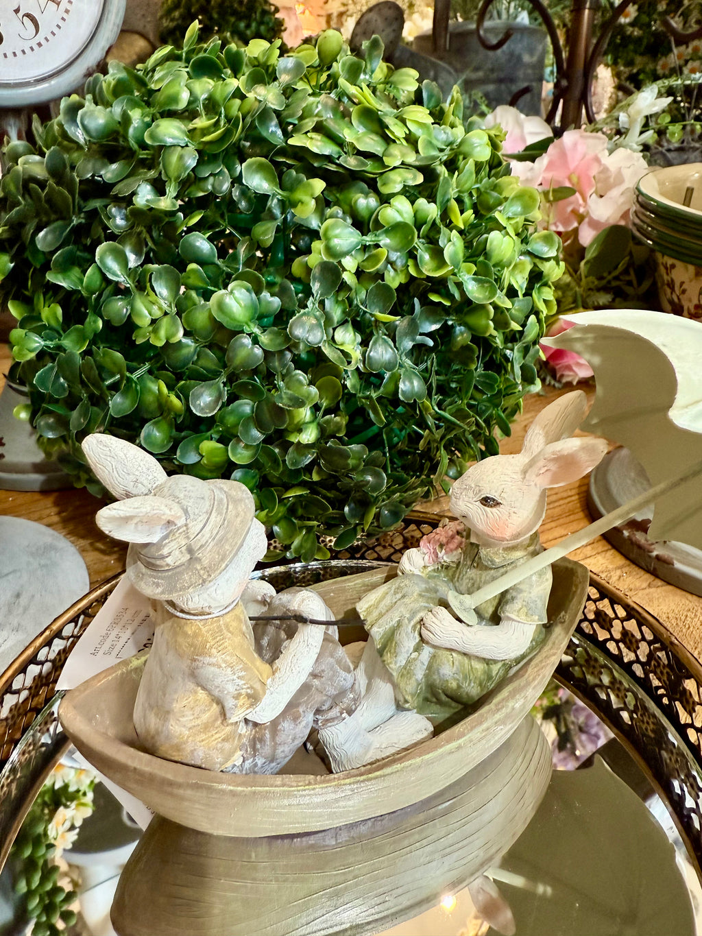 Lapins en Barque Romantique