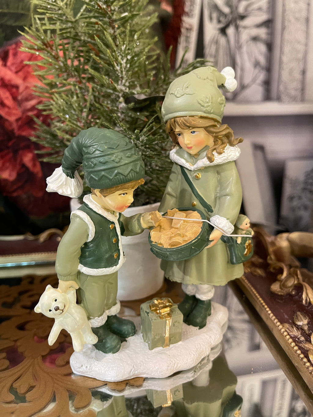 Couple d’enfants victoriens