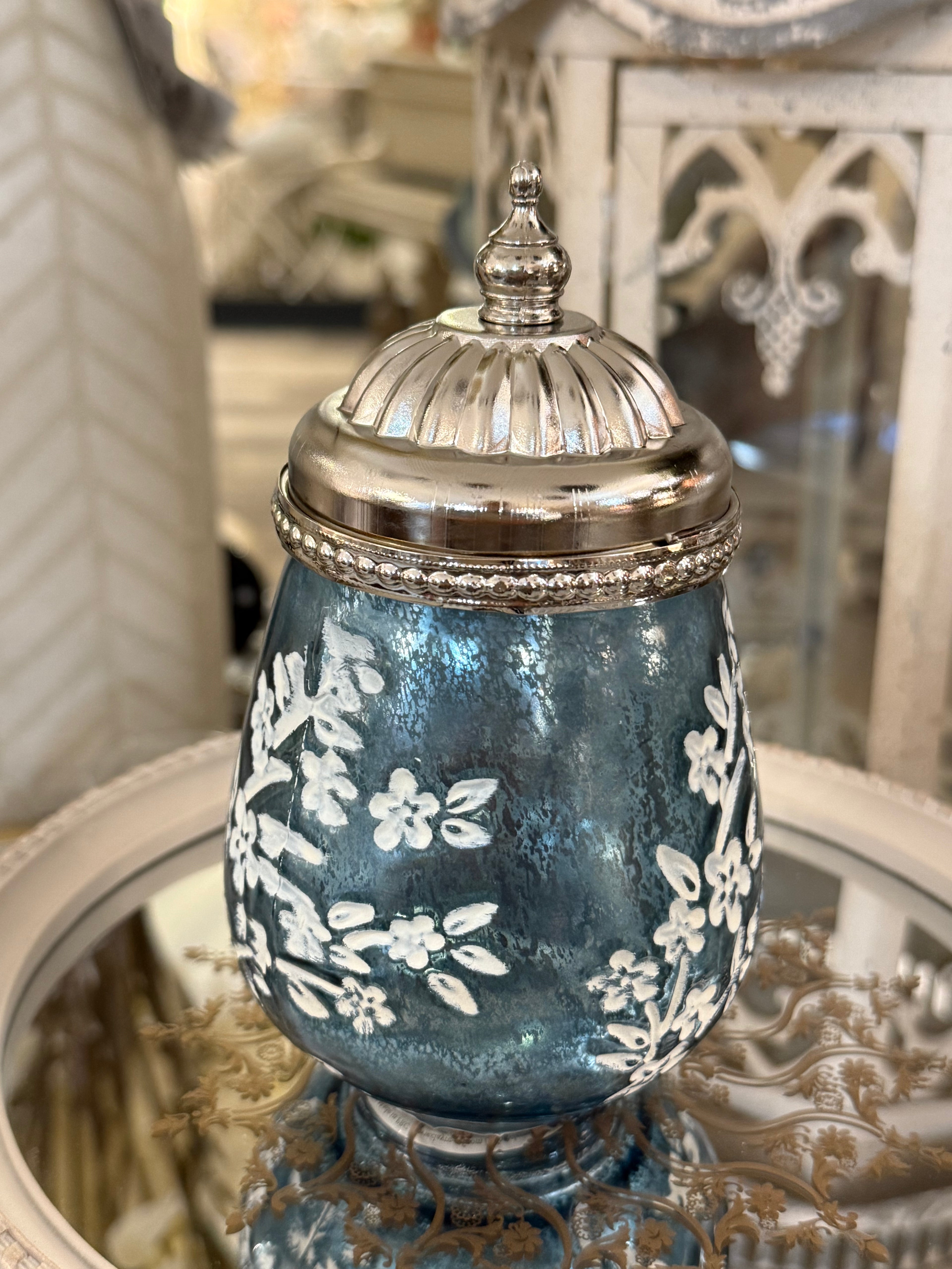 Petite Lanterne Bleue