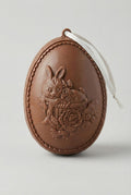 Accessoire de décoration de Pâques avec œuf et lapin, tons doux blanc et pastel, style shabby chic romantique, décoration de charme printanière
