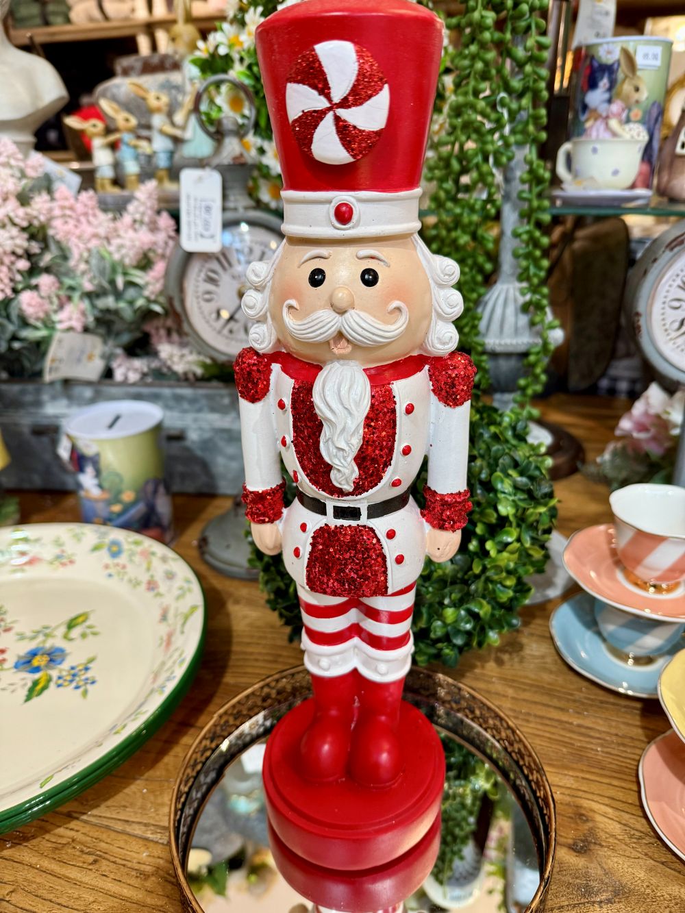 Décorations de charme style casse-noisette candy, aux couleurs festives, esprit romantique et féérique, parfaites pour une ambiance chaleureuse et raffinée