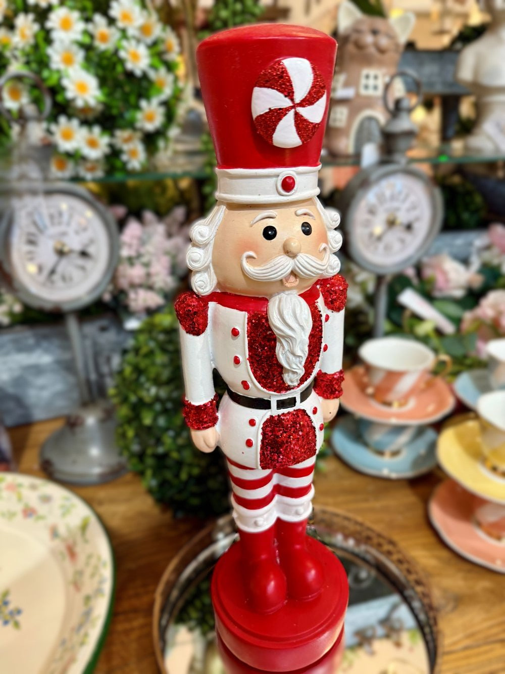 Décorations de charme style casse-noisette candy, aux couleurs festives, esprit romantique et féérique, parfaites pour une ambiance chaleureuse et raffinée
