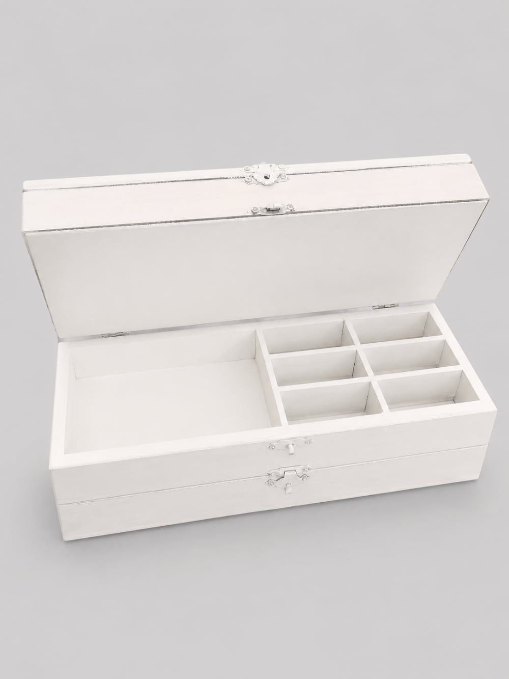 Boîte à bijoux shabby chic en bois blanc patiné avec compartiments de rangement, décoration romantique pour coiffeuse ou chambre