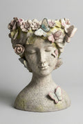 Cache-pot décoratif buste féminin beige patiné avec papillons et fleurs, style romantique shabby chic et ambiance poétique de charme