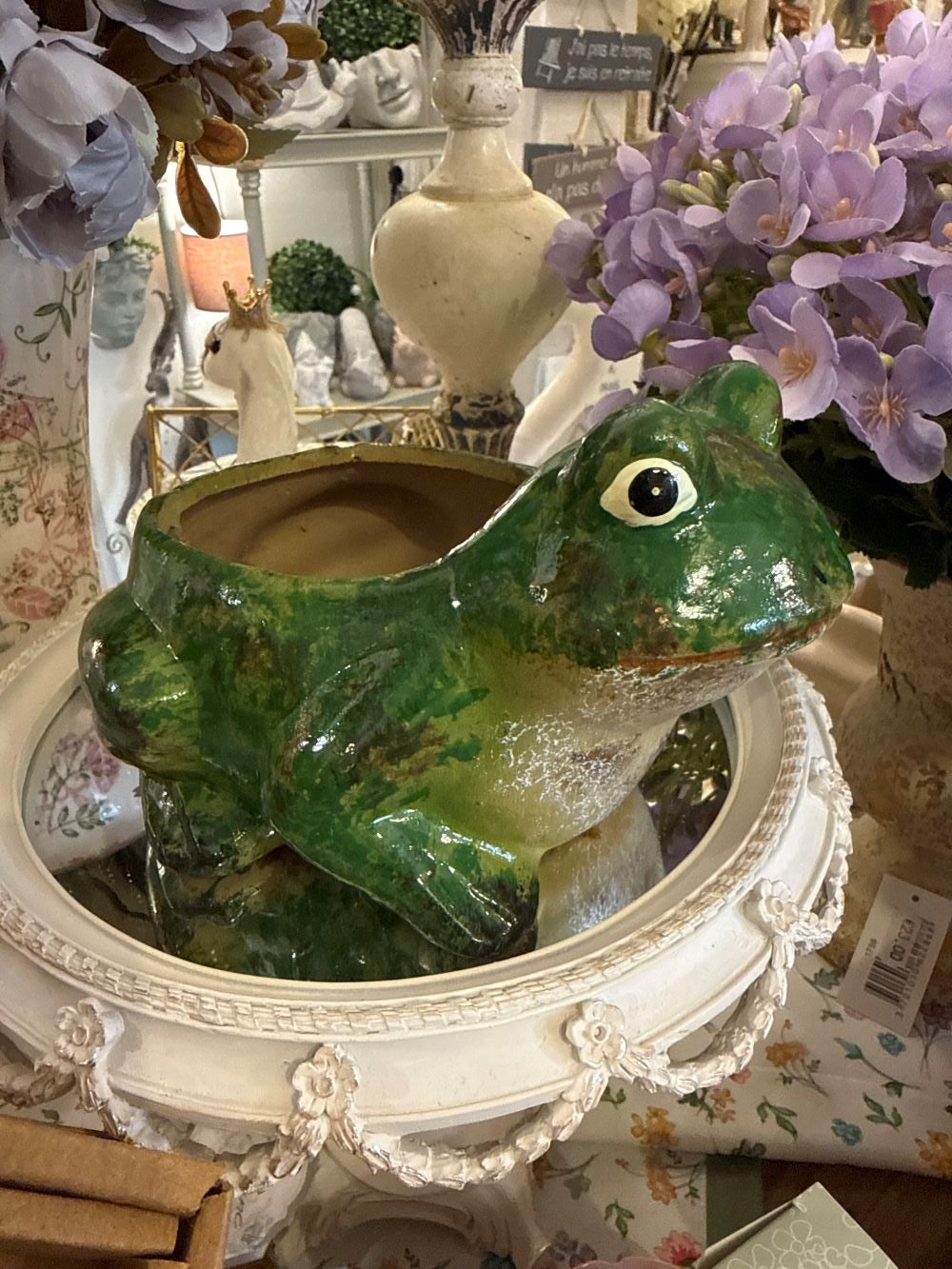 Cache-pot grenouille en terre cuite verte, accessoire de décoration de charme au style shabby chic, ambiance poétique et féérique pour intérieur romantique
