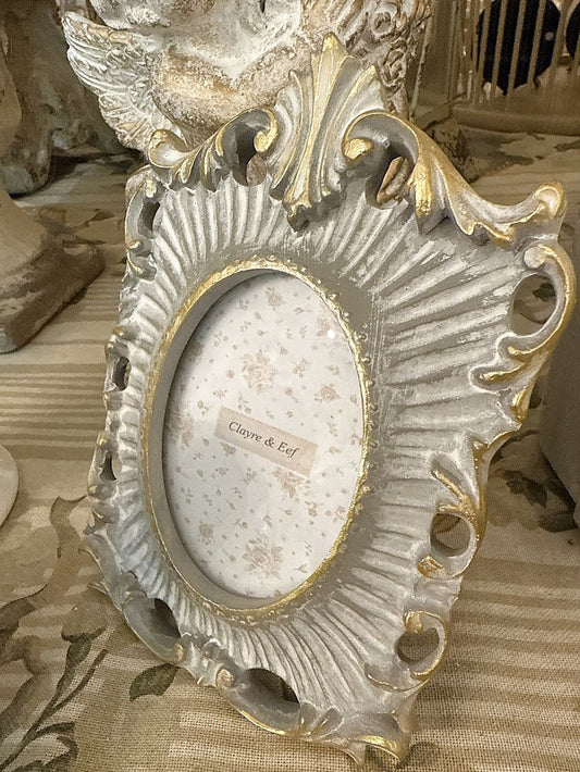 Cadre photo romantique en bois sculpté gris et doré, style baroque patiné pour décoration shabby chic et poétique