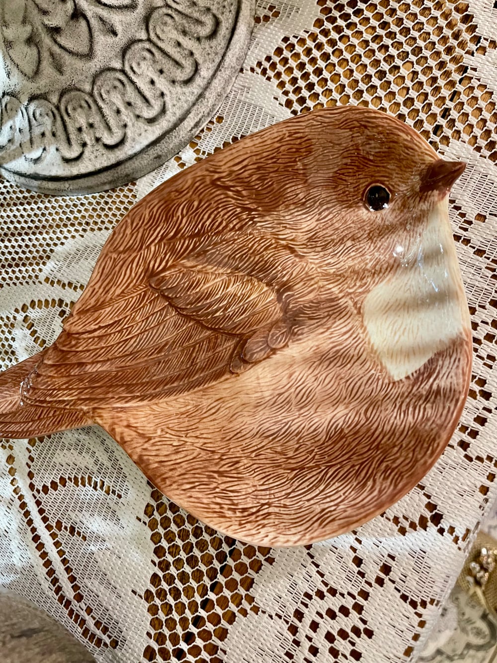 Coupelle en forme d’oiseau pour vaisselle romantique, décoration de charme aux tons doux, ambiance poétique et shabby chic