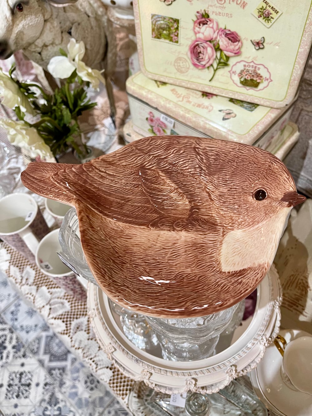 Coupelle en forme d’oiseau pour vaisselle romantique, décoration de charme aux tons doux, ambiance poétique et shabby chic