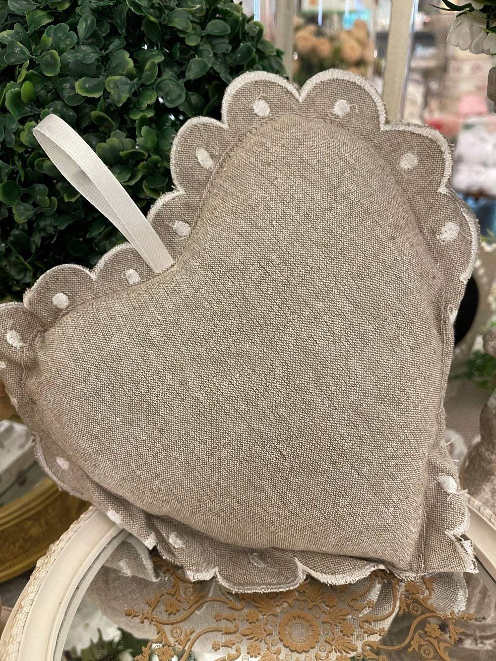 Coussin décoratif Maison du Bonheur, textile aux tons doux, style romantique shabby chic, coussin de décoration pour intérieur de charme