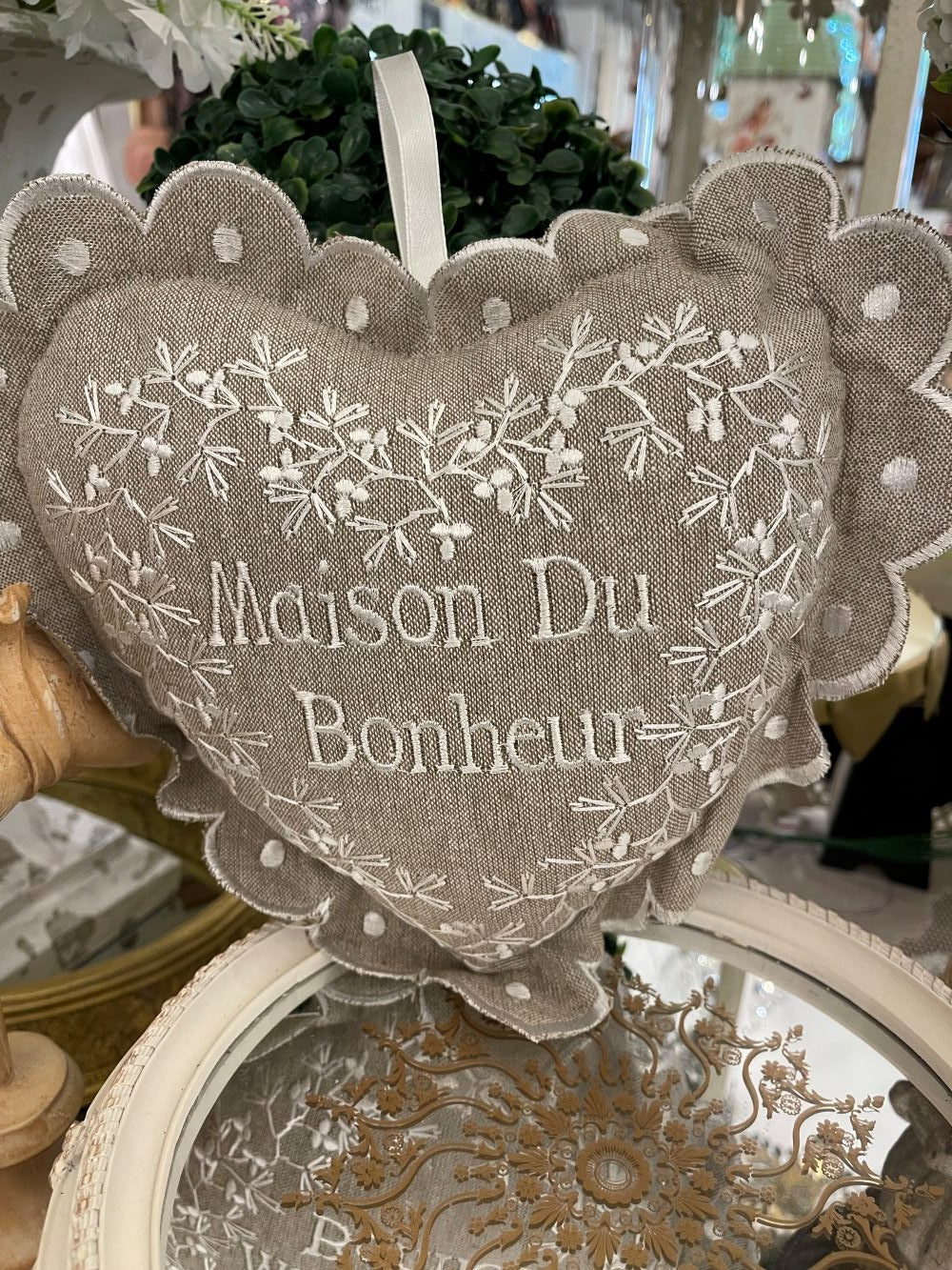Coussin décoratif Maison du Bonheur, textile aux tons doux, style romantique shabby chic, coussin de décoration pour intérieur de charme