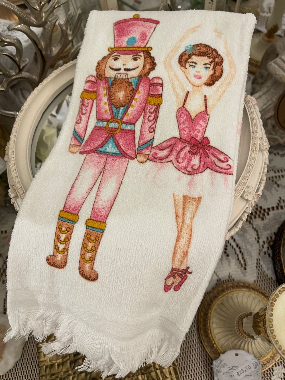 Essuie-mains en coton motif Casse-Noisette rose ballerine, style romantique et shabby chic, textile décoratif idéal pour sublimer la salle de bain ou la cuisine dans une ambiance douce et festive