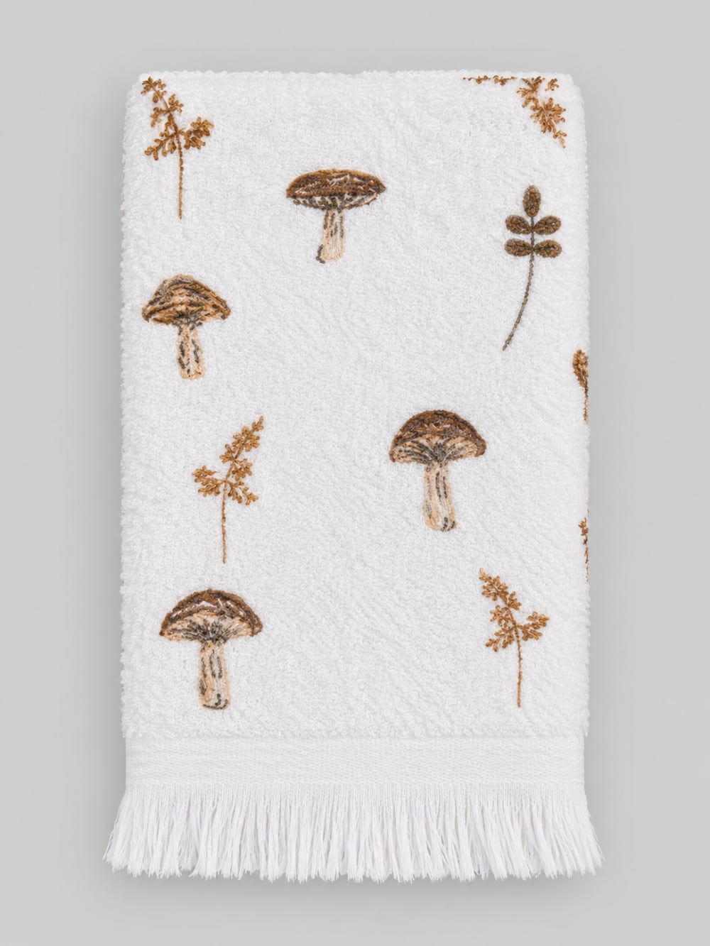 Essuie-mains blanc écru à motifs de champignons bruns et feuillages, style campagne cottage pour décoration de cuisine