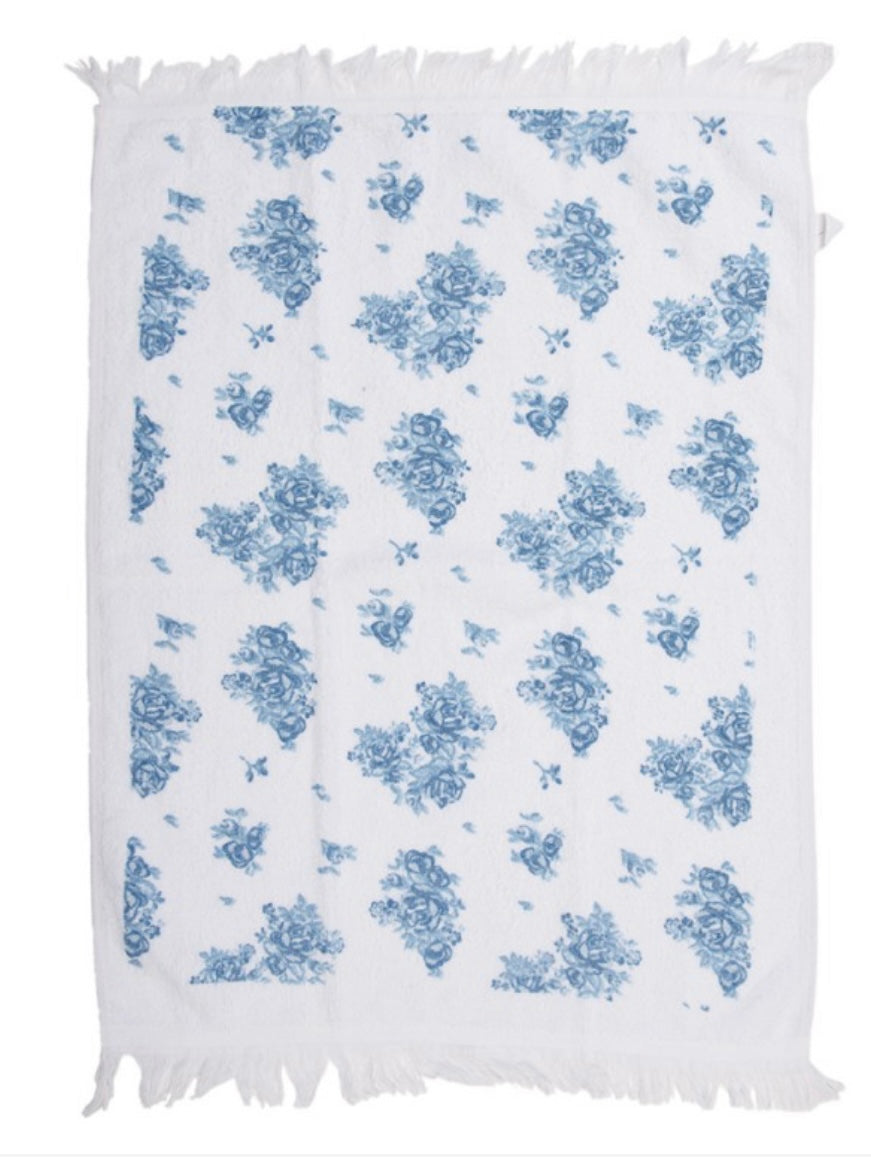 Essuie-mains en coton 40x66 cm motif fleurs bleues, style romantique et shabby chic, textile décoratif parfait pour cuisine ou salle de bain dans une ambiance poétique et élégante