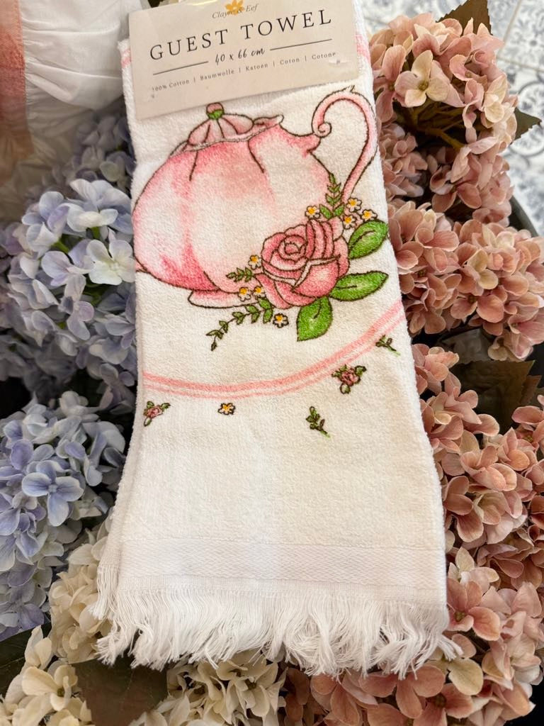 Essuie-mains en coton 40x66 cm motif thé et fleurs, style romantique et shabby chic, textile décoratif pour cuisine ou salle de bain dans une ambiance douce et poétique