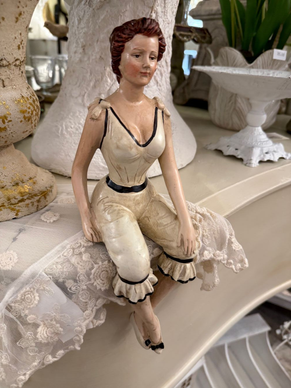 Figurine décorative de baigneuse rétro assise, 29 cm, ivoire et noir, style romantique shabby chic, ambiance vintage élégante