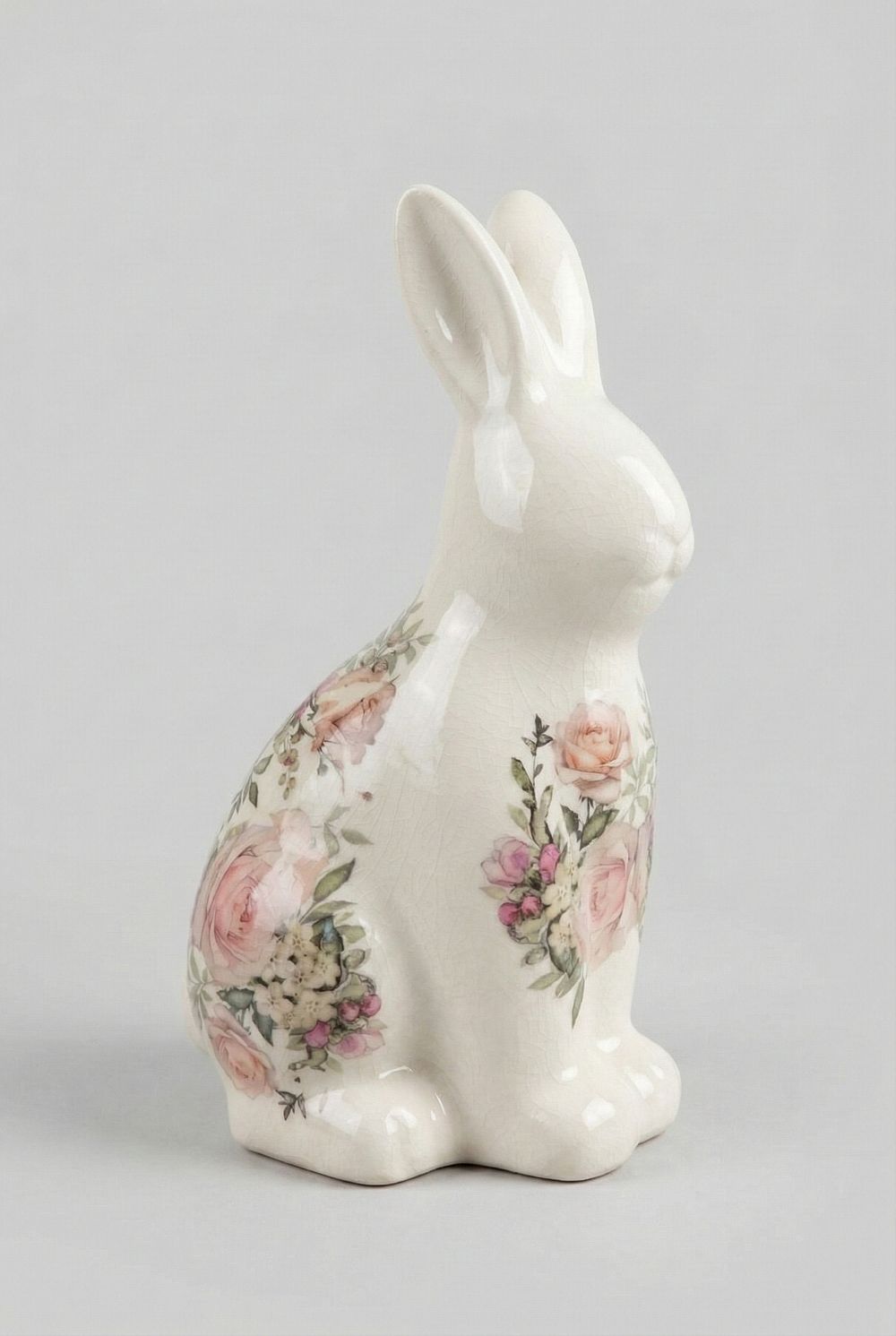 Figurine lapin fleuri shabby chic en tons beige et blanc, décoration de Pâques romantique et printanière, ambiance poétique de charme