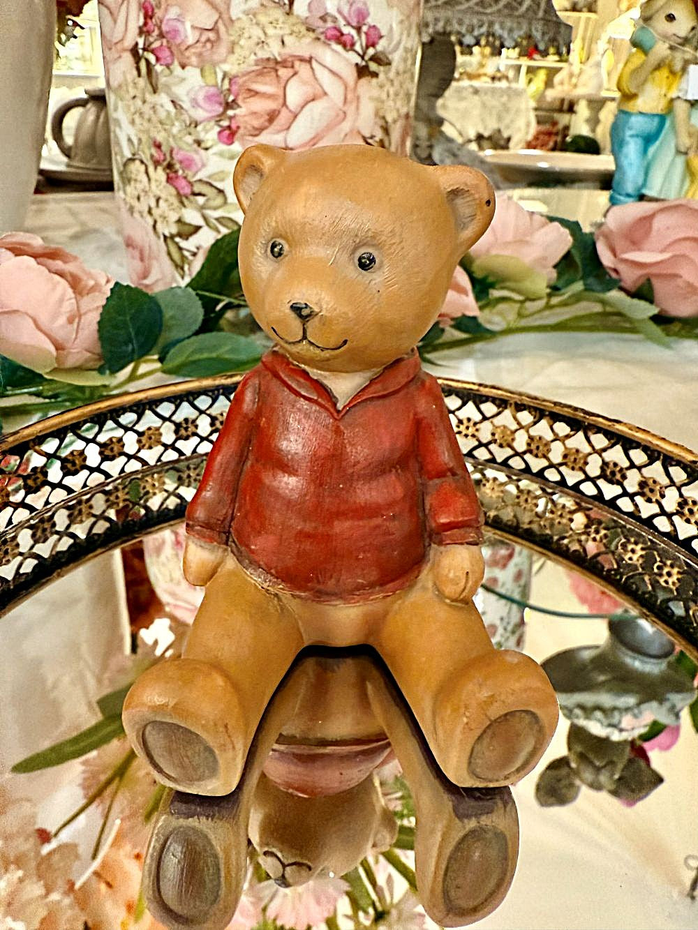 Figurine décorative ourson mignon, statuette aux tons doux beige et crème, style poétique et attendrissant pour décoration de charme