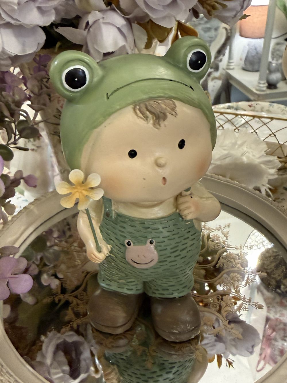 Figurine Petit Farfadet Grenouille vert sauge et beige 16,5 cm, décoration romantique et féérique pour intérieur shabby chic et maison de charme