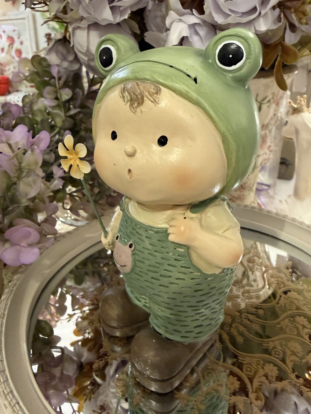 Figurine Petit Farfadet Grenouille vert sauge et beige 16,5 cm, décoration romantique et féérique pour intérieur shabby chic et maison de charme