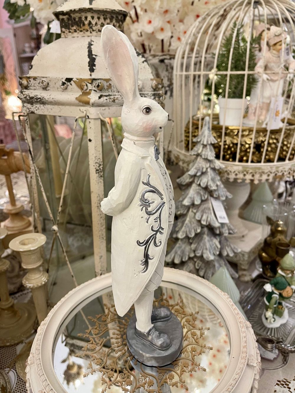 Statuette décorative lapin marquis blanc cassé et argent 30 cm style shabby chic pour décoration intérieure élégante