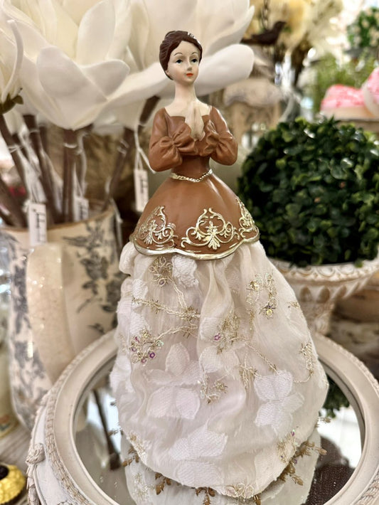 Figurine de marquise de 24 cm en style victorien, bustier brun et jupe en tissu brodé ivoire, décoration romantique, élégante et poétique