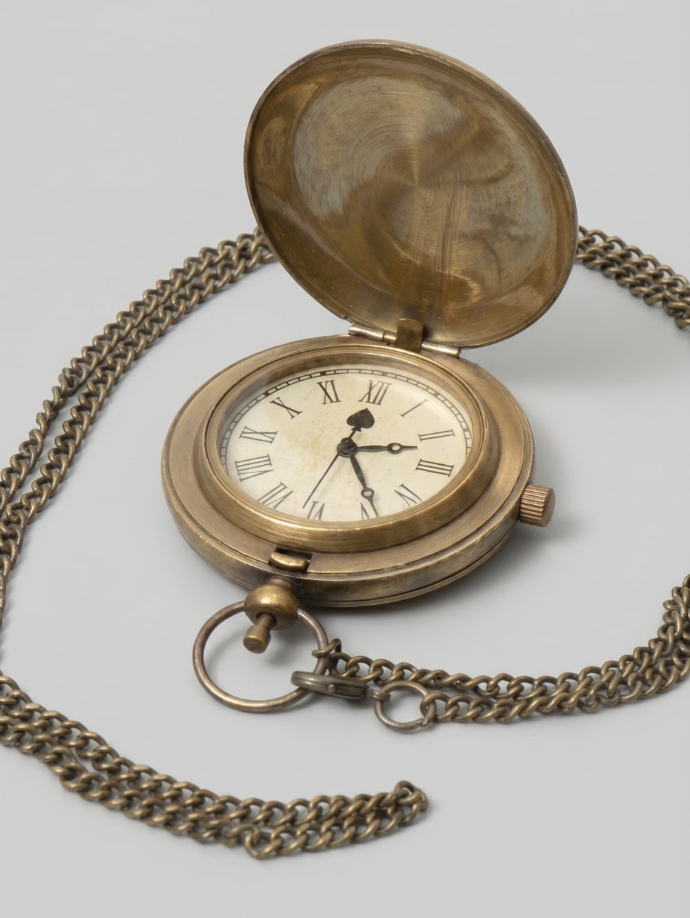 Montre de gousset vintage inspirée d'Alice au Pays des Merveilles avec chaîne bronze, accessoire féérique et romantique pour décoration de charme ou collection