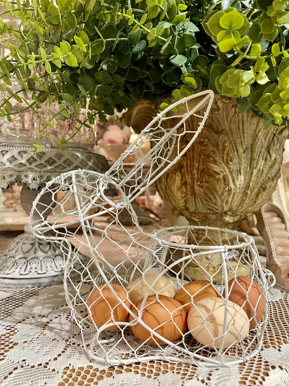 Panier à œufs décoratif Lapinou, panier de Pâques avec lapin aux tons doux, décoration de charme printanière et ambiance poétique