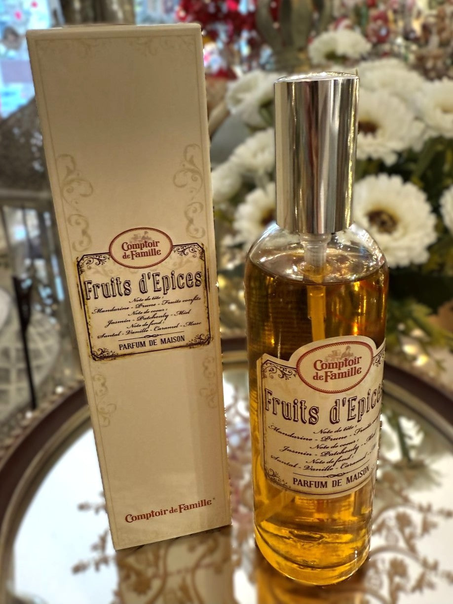 Parfum de maison 100 ml Fruits d’Épices Comptoir de Famille, flacon ambré à bouchon argenté, style shabby chic romantique et ambiance chaleureuse