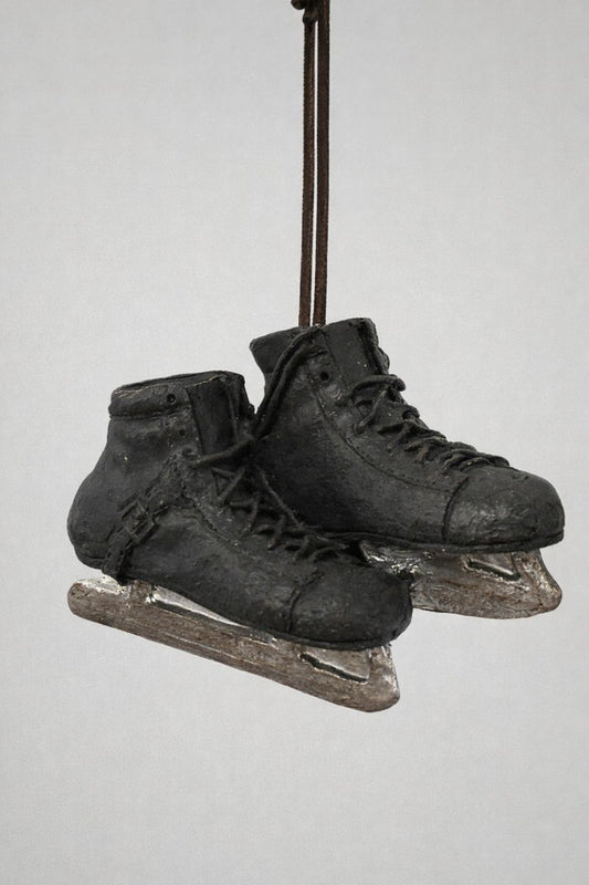 Patins décoratifs à suspendre noirs patinés, accessoire de décoration de Noël shabby chic et poétique, ambiance hivernale et rétro