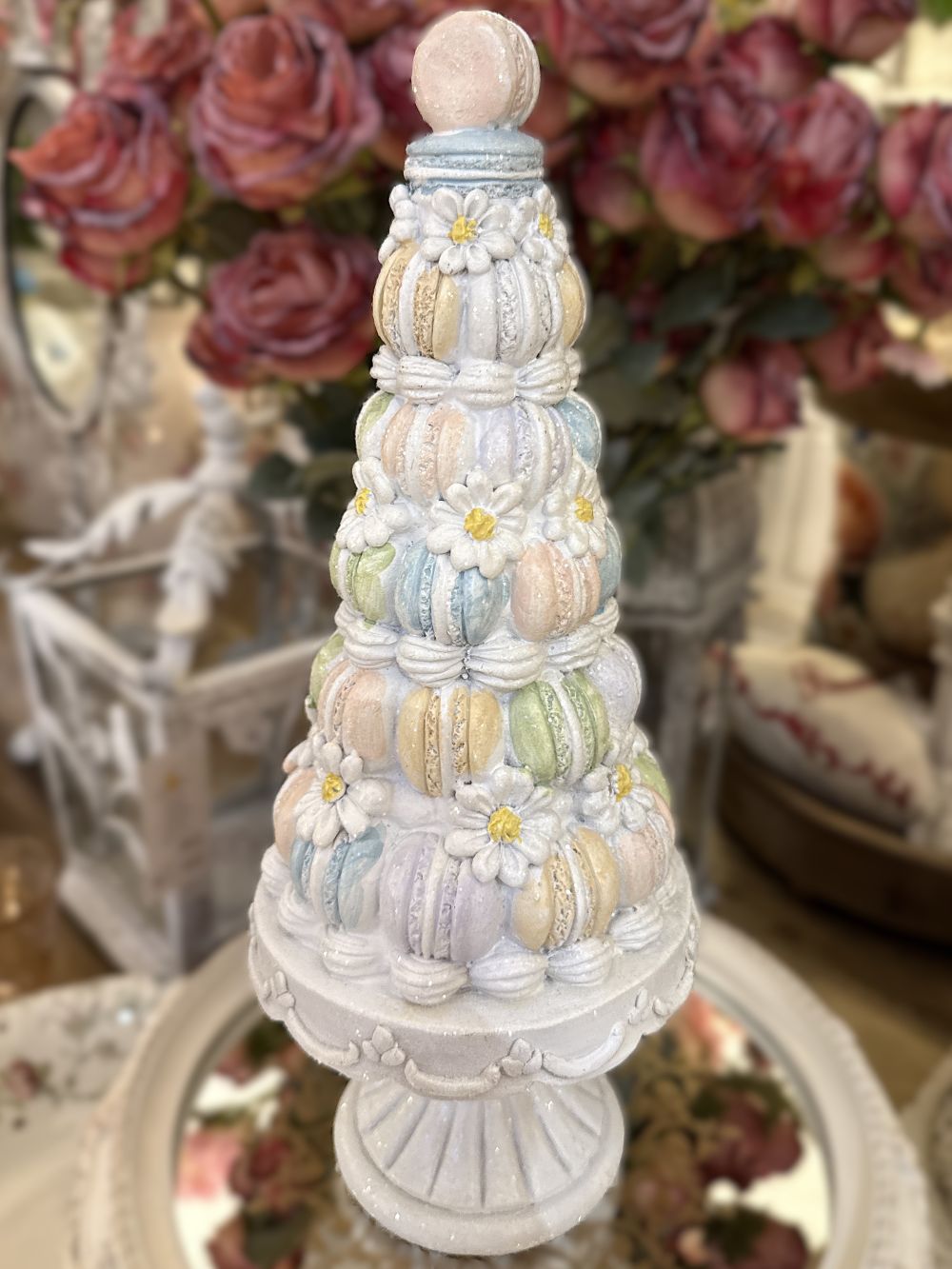 Pièce montée décorative macarons pastel de 30 cm, accessoire de décoration romantique shabby chic, tons blancs et pastels, ambiance poétique et féérique
