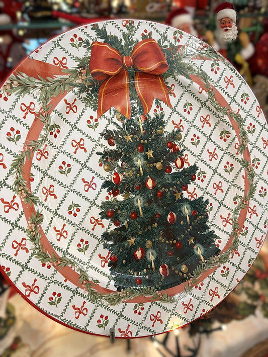 Plateau de Noël en métal émaillé Blanc Mariclò décoré d’un sapin vert et d’un ruban rouge, style romantique et shabby chic pour une déco de charme festive.