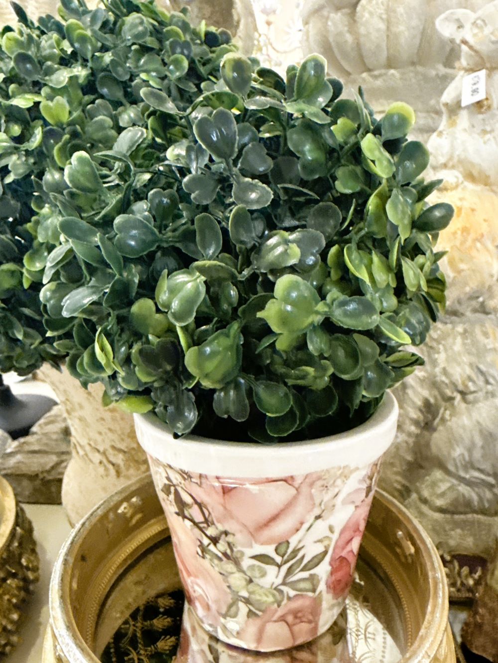 Pot décoratif miniature en céramique motif roses anglaises, style cottage romantique et shabby chic, couleurs rose poudré, ivoire et vert sauge, ambiance florale et poétique