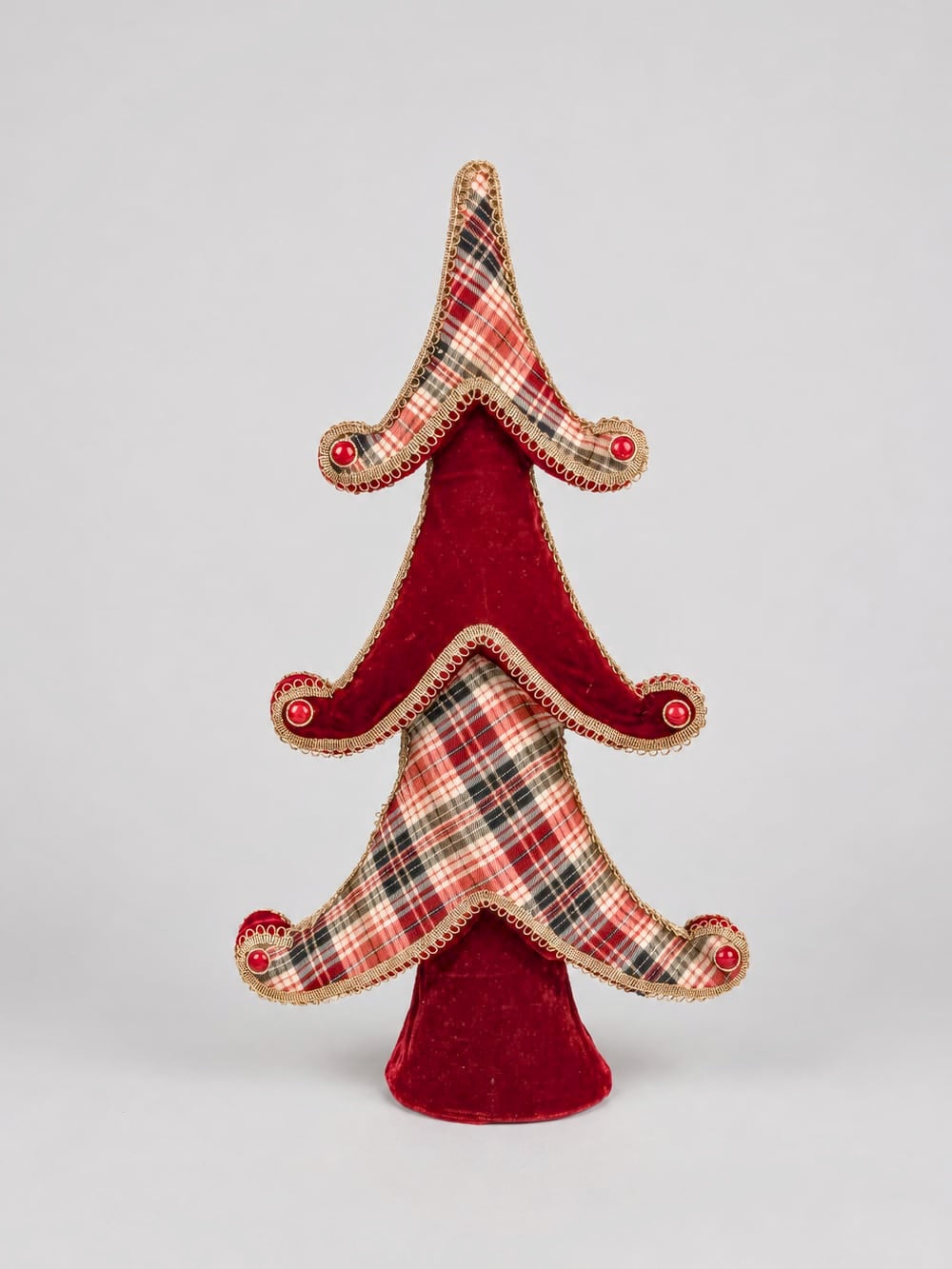 Grand sapin décoratif de Noël en tartan rouge et beige et tissu rouge avec finitions dorées, hauteur 60 cm