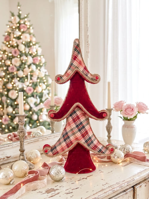 Grand sapin décoratif de Noël en tartan rouge et beige et tissu rouge avec finitions dorées, hauteur 60 cm